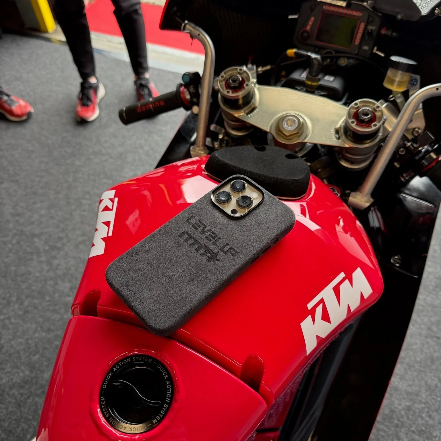 iPhone Alcantara Case - LEVEL UP MTA - Space Grey