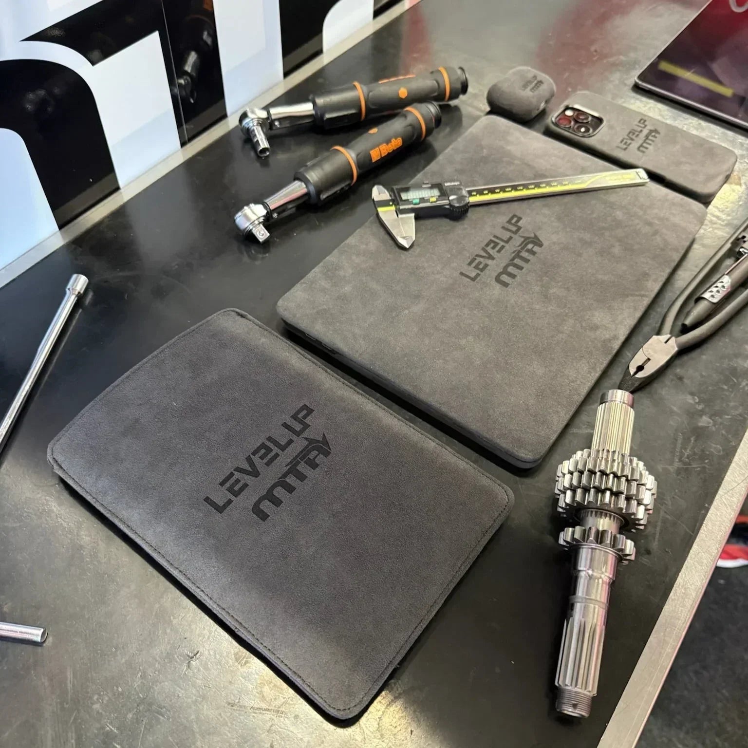 Alcantara MacBook Pro Cover - For 14 inch (2021-2025) - LEVEL UP MTA - Space Grey