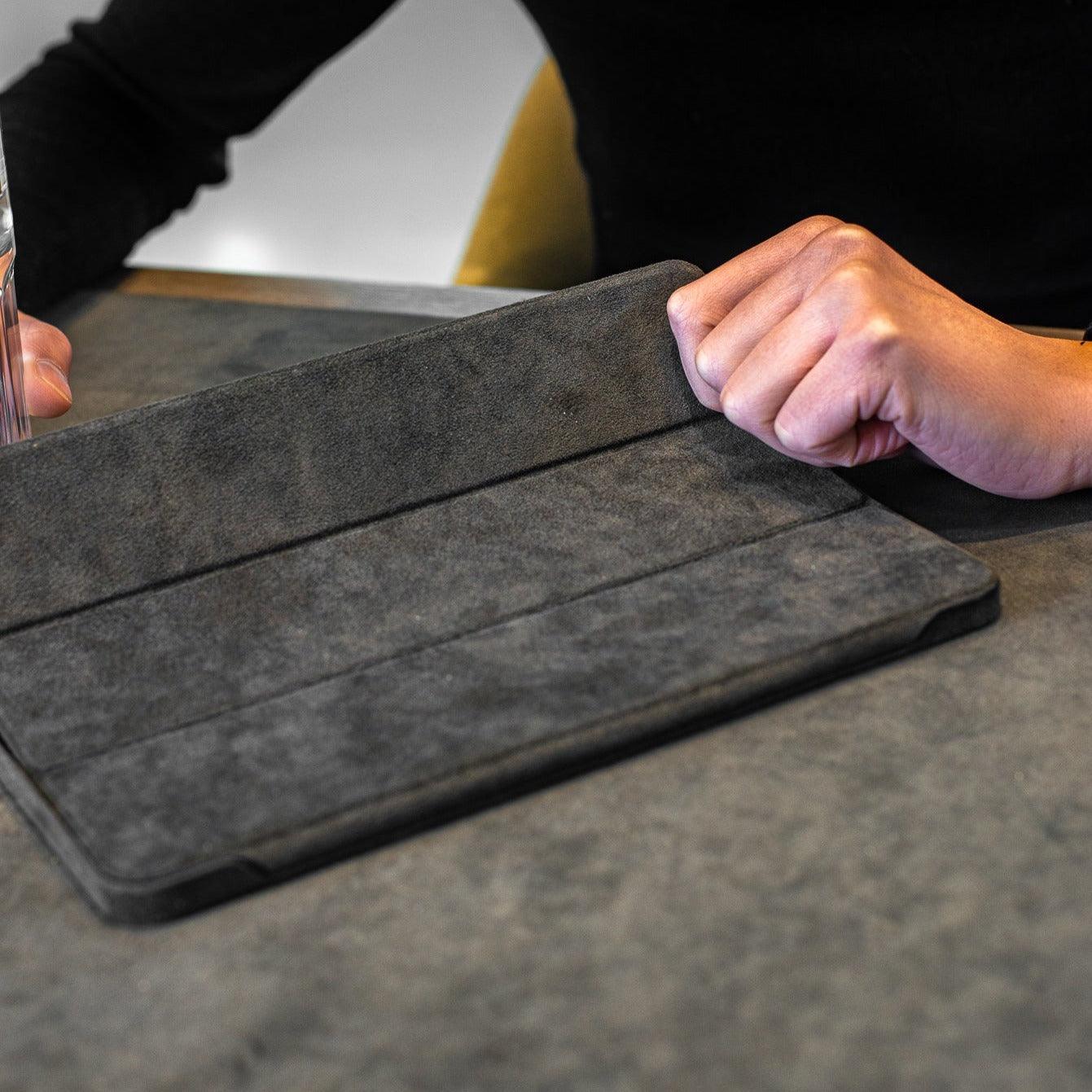 Alcantara iPad Cover - For iPad Pro 11 inch (2018/2020/2021/2022) - Space Grey - Alcanside