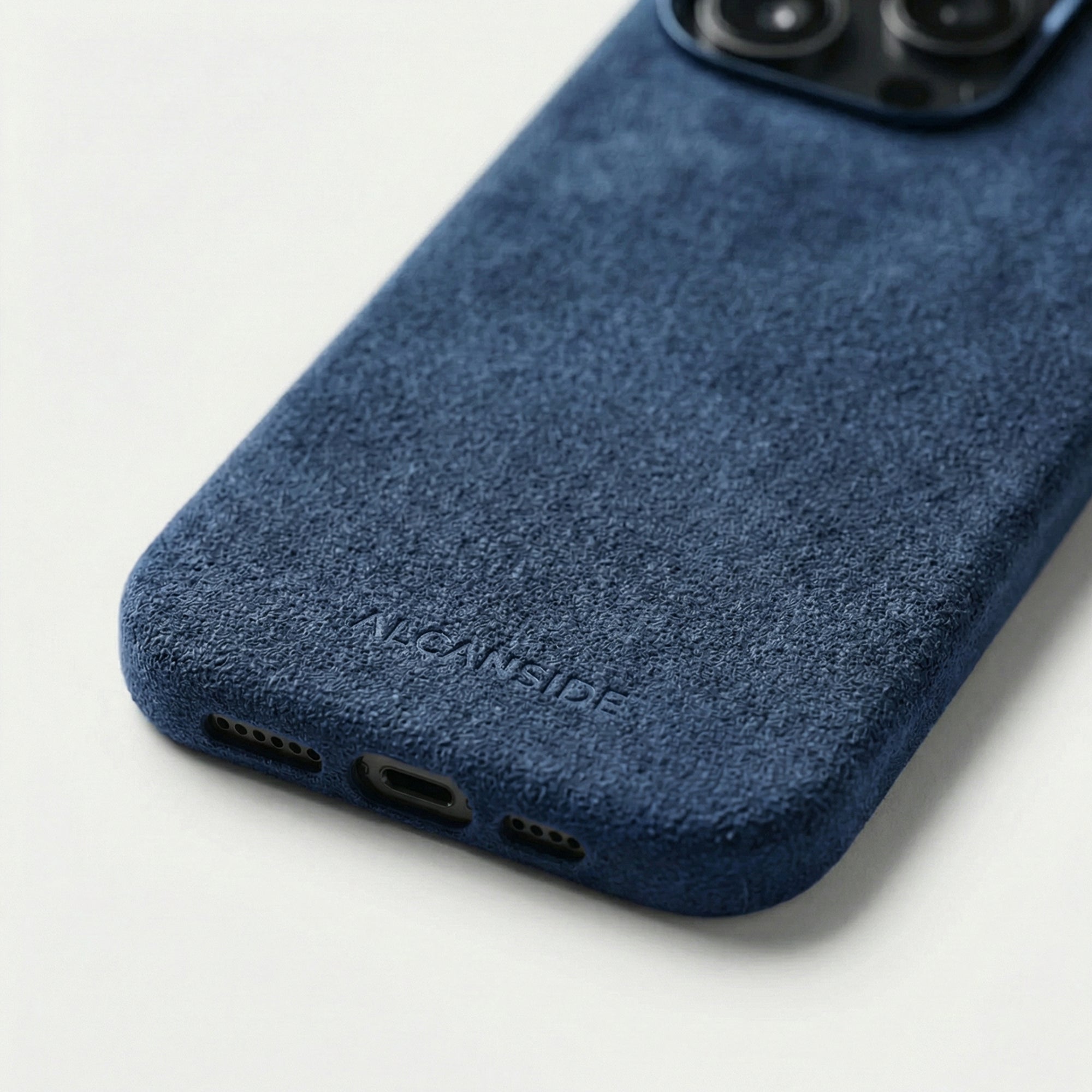 iPhone 16 Pro Max - Alcantara Case - Ocean blue - Alcanside
