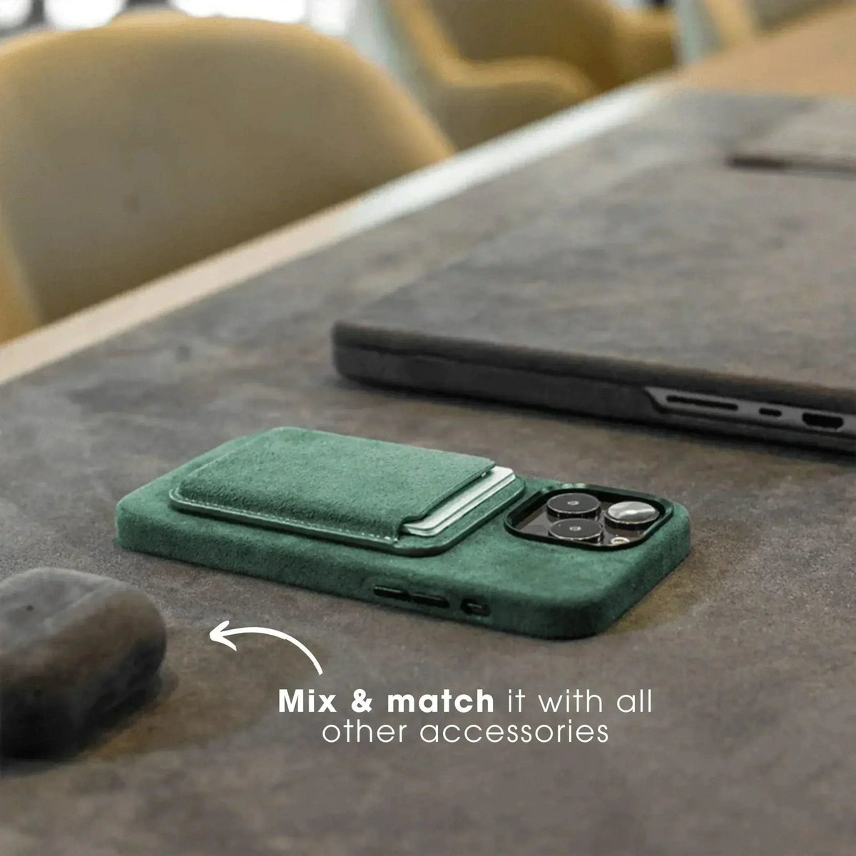 iPhone 16e - Alcantara Case - Midnight Green - Alcanside