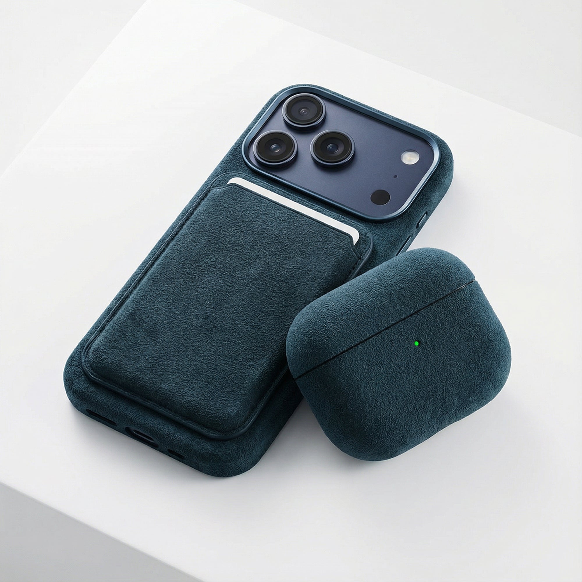 値下げ中ALCANSIDE iPhone17ProMAX MagSafe set iPhone 17 Pro Max - Alcantara Case - Navy Blue - Alcanside